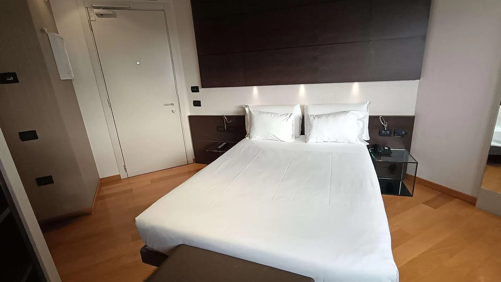 Best Western Plus The Hub Hotel Milano 4*,  Italien