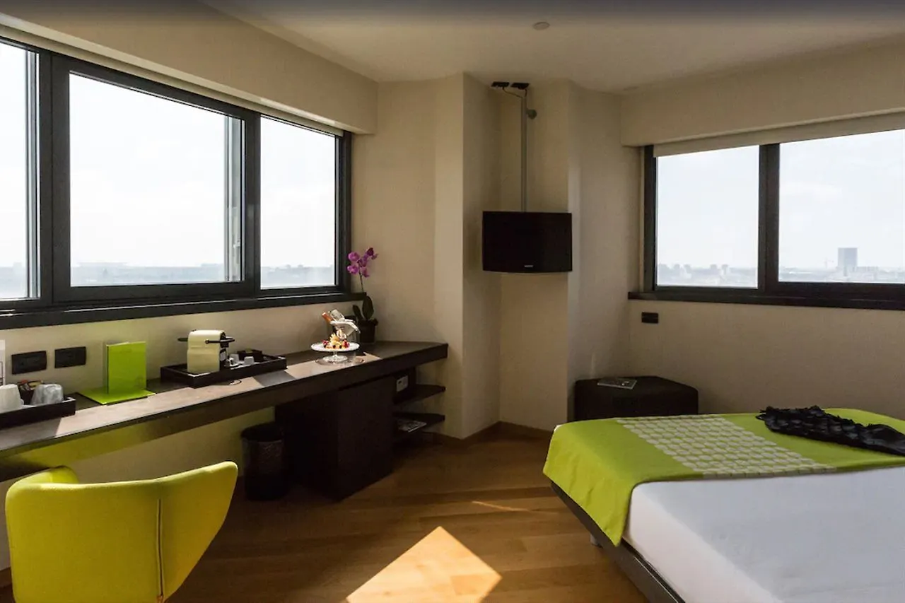 Best Western Plus The Hub Hotel Милан Италия